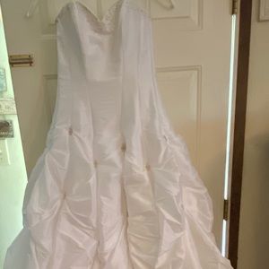 Maggie Sottero Wedding Dress
